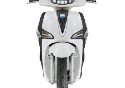 Piaggio_Liberty_125_Bianco-Luna_Frontale