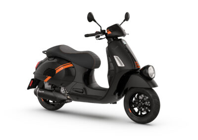 Vespa-GTV_3-4antDX_black_exhaust