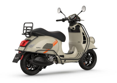 Vespa-GTV_3-4postDX_beige_perimeter_rack