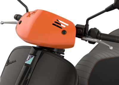 Vespa-GTV_black_flyscreen