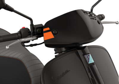 Vespa-GTV_black_flyscreen-standard