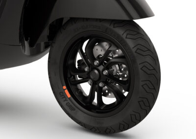 Vespa-GTV_black_rim