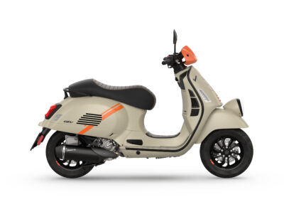 Vespa-GTV_latDX_beige_flyscreen_exhaust