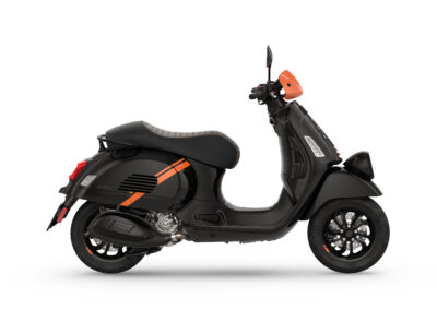Vespa-GTV_latDX_black_flyscreen(1)